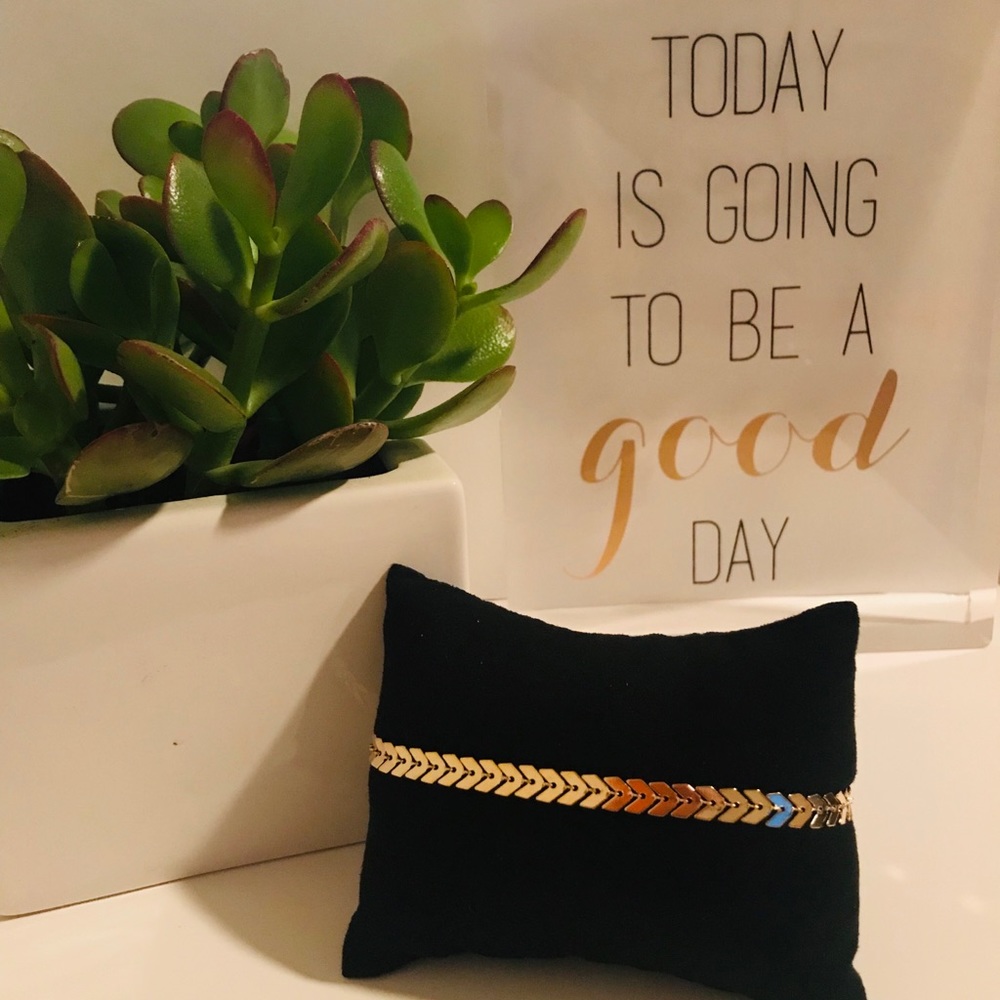 Gold arrow anklet